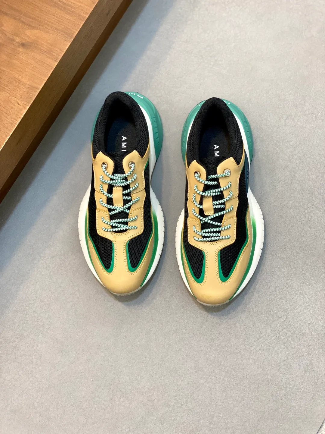 💰740 AMIRI's new men's casual sports shoes, made of first-layer cowhide leather uppers and spliced ​​with original breathable mesh, rich in three-dimensionality, contrasting color design, simple style, fashionable and sporty, breathable mesh lining, original ultra-light outsole, a must-have item for daily leisure! Size: 38-45 (38, 45 customized)
